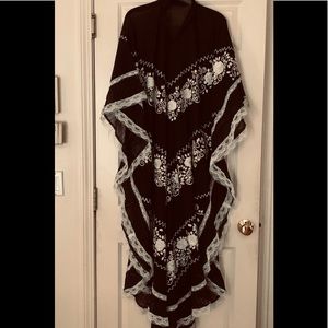 Elegant Flowy Black with White Lace Caftan